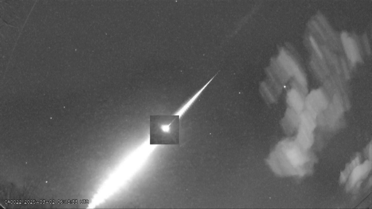 Search is on for meteorite that fell over Quebec and was caught on camera