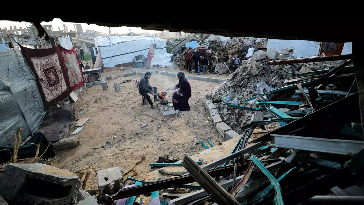 Israel criticised after it bars Gaza aid to pressure Hamas to accept new ceasefire proposal