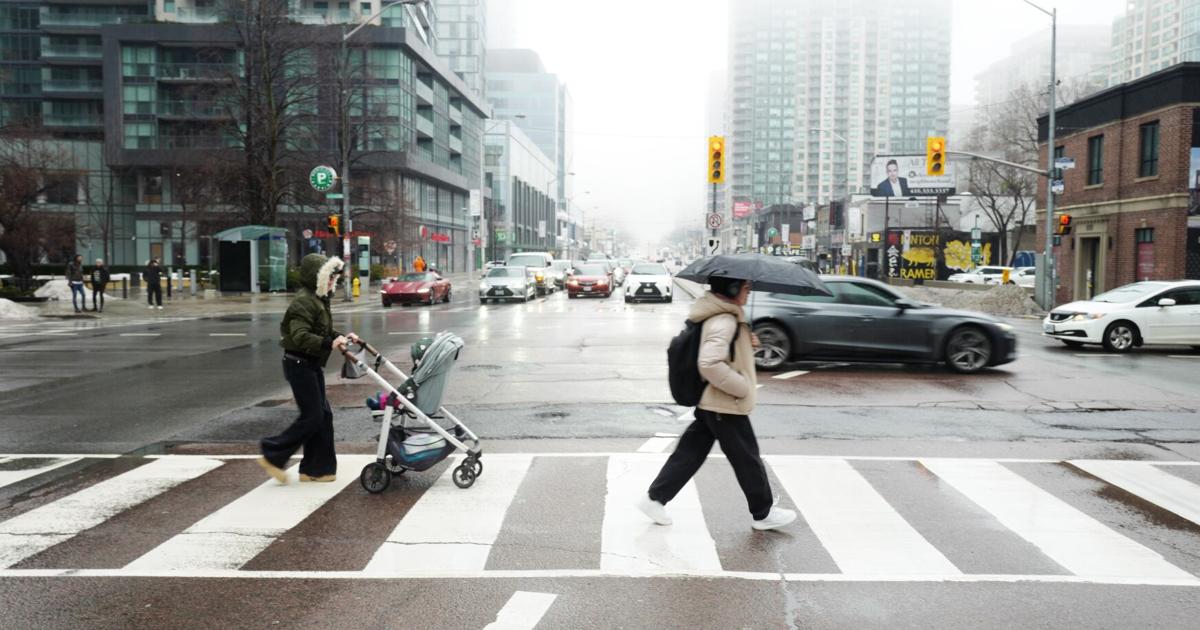 Toronto experiencing a weather whiplash this weekend as winter-like temperatures make ugly return