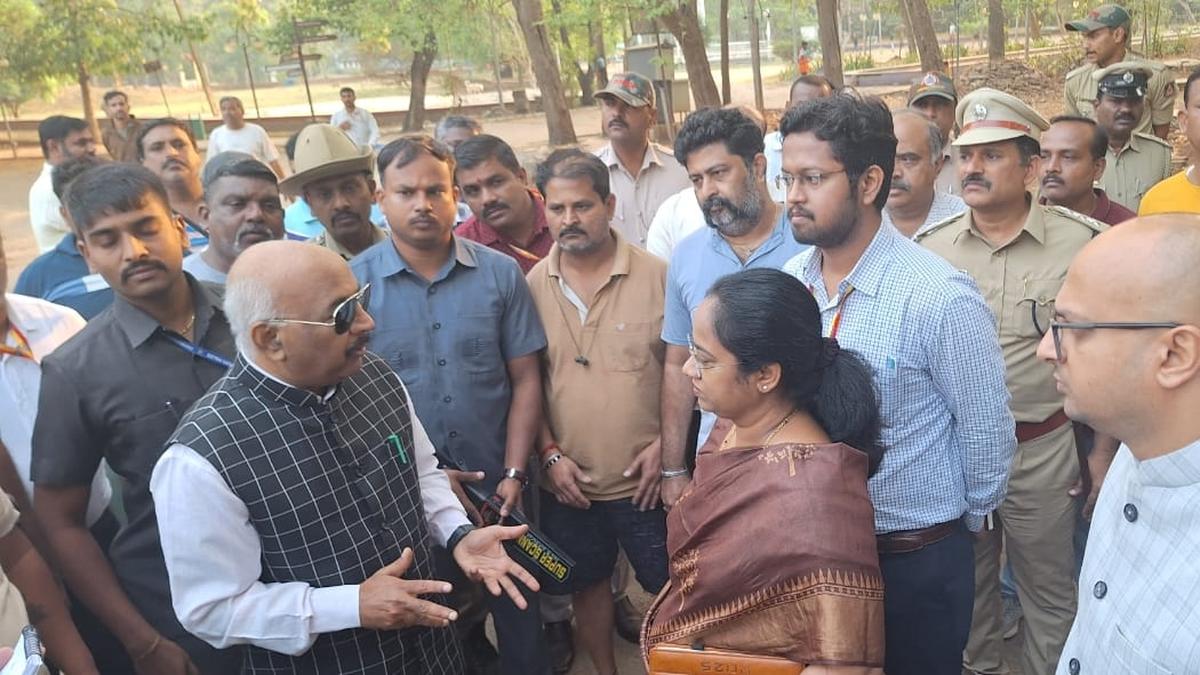 Upa Lokayukta takes officials to task for poor maintenance of park in Shivamogga