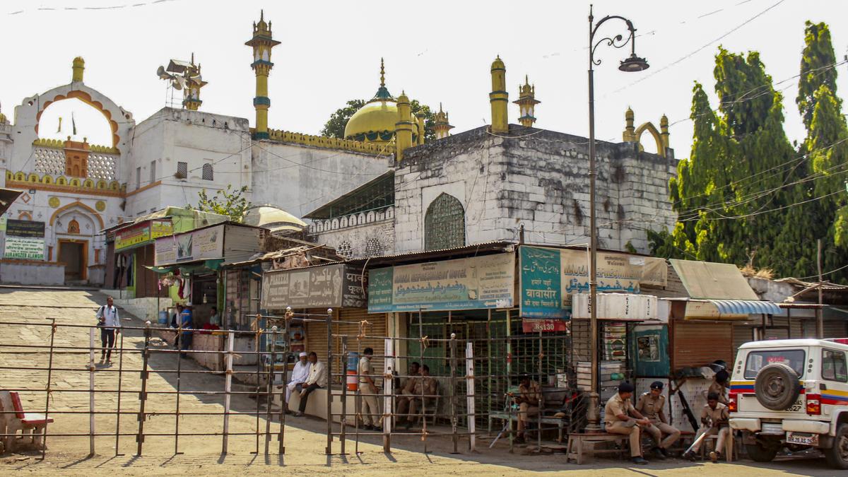 Aurangzeb’s tomb in Chhatrapati Sambhajinagar turns ‘no-drone zone’ as emotions run high