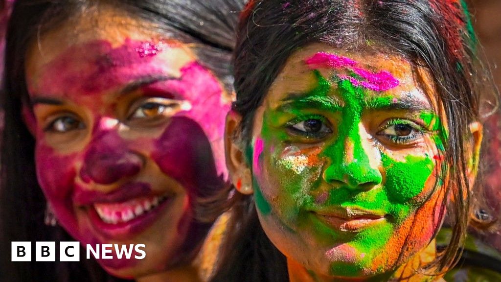 India comes alive with the festival of colours