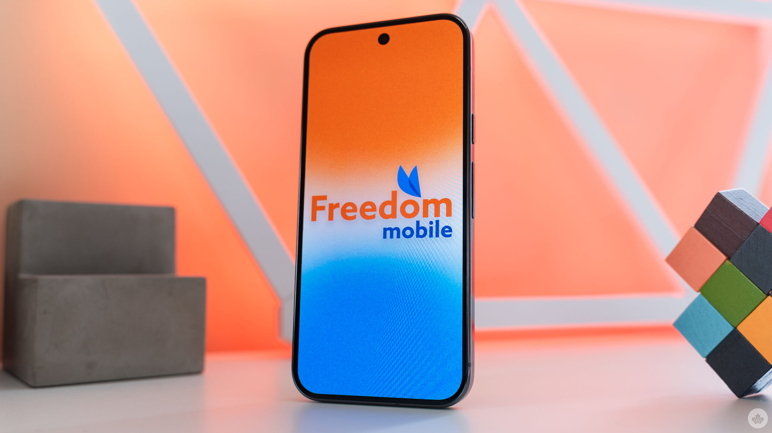 Freedom Mobile discounts plans again, adds /100GB BYOP offer